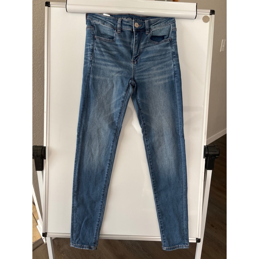 American Eagle women's‎ straight leg size 6 blue denim jeans